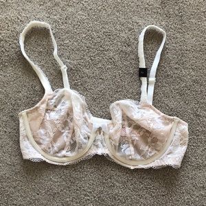 NWOT lace Victoria’s Secret bra 34D